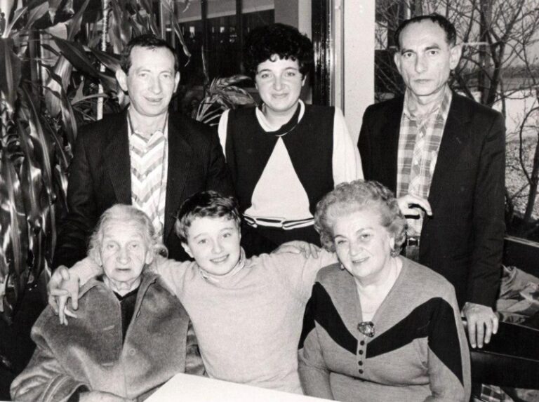 Isai Goldstein, Elisaveta Goldstein, Grigory Goldstein, Mrs Goldstein, Avi Goildstein